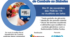 Cassind realiza medição de glicemia e orienta sobre alimentação para diabéticos