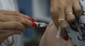 Campanha de vacinação contra gripe prioriza idosos e profissionais de saúde